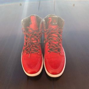 AirJordan 1 Retro Premier Red Size 11.5 Used